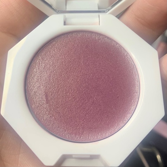 Fenty Beauty Cheeks Out Cream Blush in “Cool Berry” - Picture 4 of 6